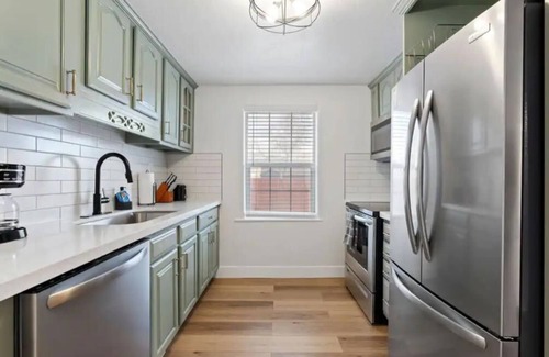South Salt Lake Casa | Salt Lake Sanctuary -Hot Tub- Firepit- Gated Parking+ One Car Garage
