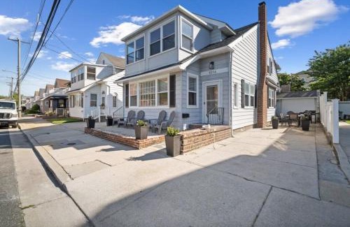 Margate City Casa | Salt Life Retreat Unit A-2BR/2BA, Heart of Margate