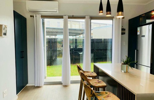 Sheffield Beach Apartamento | Salt Rock luxury coastal estate Aura