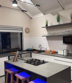 Jeffreys Bay Apartamento | Salt & Serenity on Sea By Jono & Erik