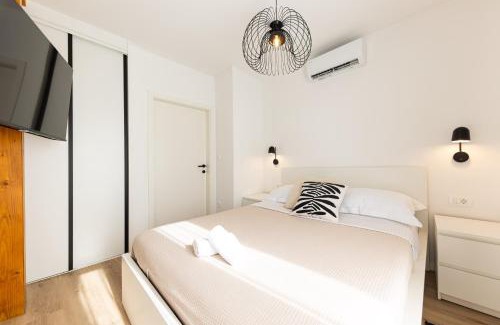 Kastel Stari Apartamento | Salt & Sky