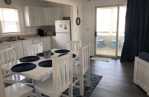 Kitty Hawk Cabaña | Saltaire Cottage 11: 3BR Kitchen Screen Porch Pool