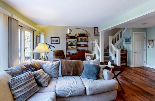 Quechee Casa | Saltbox townhome with views, fireplace & deck - near Quechee Club, golf & ski