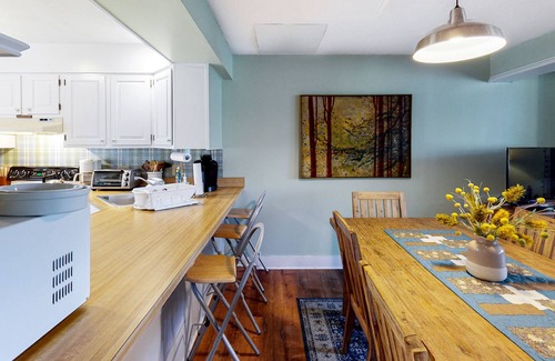 Quechee Casa | Saltbox townhome with views, fireplace & deck - near Quechee Club, golf & ski