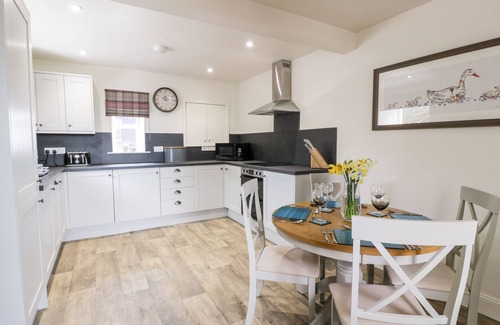 Rockcliffe Cabaña | SALTFLATS COTTAGE - ROCKCLIFFE, pet friendly in Dalbeattie