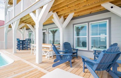 Long Beach Casa | Saltwater Blessing by Oak Island Accommodations