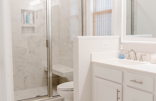 Southport Cabaña | Saltwater Haven: a clean & charming cottage located near downtown Southport