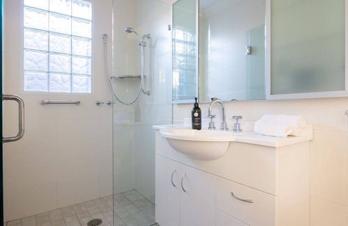 Narrawallee Casa | WINTER PROMO - STAY FOR 3 PAY FOR 2