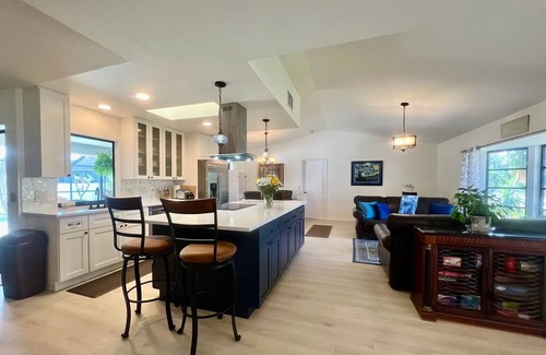 Englewood East Casa | Saltwater pool, jacuzzi, close to stunning beaches, fishing, kayaking and golf!