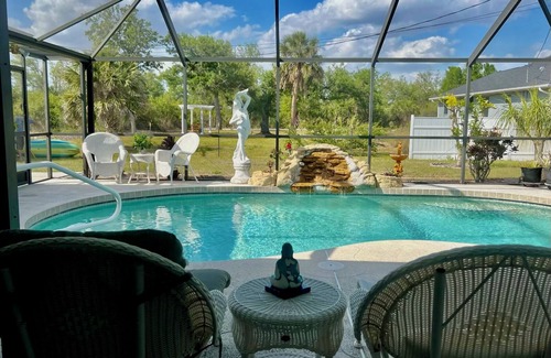 Englewood East Casa | Saltwater pool, jacuzzi, close to stunning beaches, fishing, kayaking and golf!