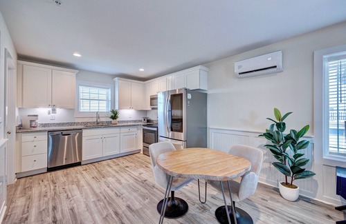 Surf City Apartamento | Saltwater Suites, 101 King ADA 1st Floor