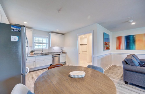 Surf City Apartamento | Saltwater Suites, 102 Queen ADA 1st Floor
