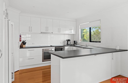 Sunset Strip Casa | SALTWATER Summary: We