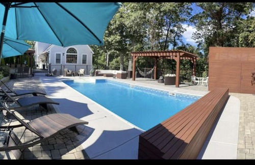 Barnstable Casa | SaltwaterPool Firepit Beach