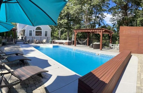 Barnstable Casa | SaltwaterPool Firepit Beach