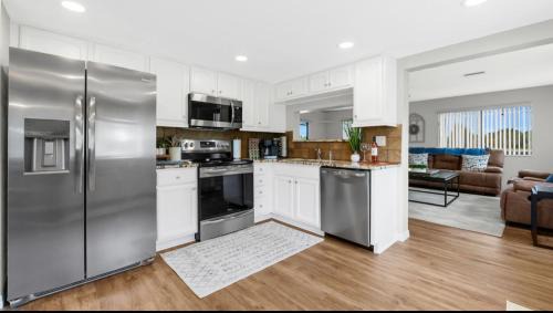 Spring Hill Casa | SaltwaterPool- GameRoom -Tropical Sunsets - Kayaks - Fishing