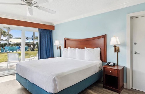 Jacksonville Hotel | Salty Beachside Haven with Outdoor Swimming Pool and Stunning Ocean Views