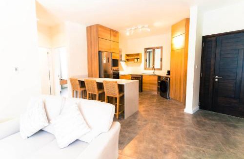 Flic-en-Flac Apartamento | Salty Breeze - Modern 3BR 2BA Fast WiFi Near Beach