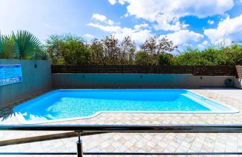 Flic-en-Flac Apartamento | Salty Breeze - Modern 3BR 2BA Fast WiFi Near Beach