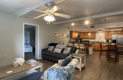 Hatteras Condominio | Salty Dog 2 Bedroom Villa by RedAwning