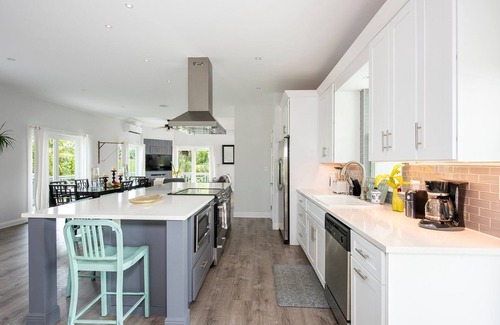 Governor's Harbour Casa | Salty Dolphin 4 Bedroom Home