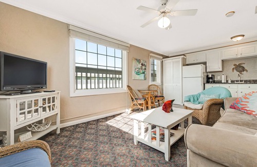 Flagler Beach Condominio | Salty Kisses Seaside Condo a solo unos pasos de la playa y del muelle de pesca