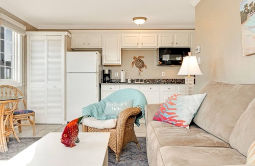 Flagler Beach Condominio | Salty Kisses Seaside Condo a solo unos pasos de la playa y del muelle de pesca