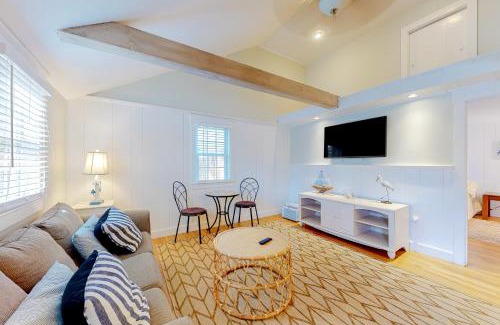 West Yarmouth Casa | Salty Kisses Unit 20