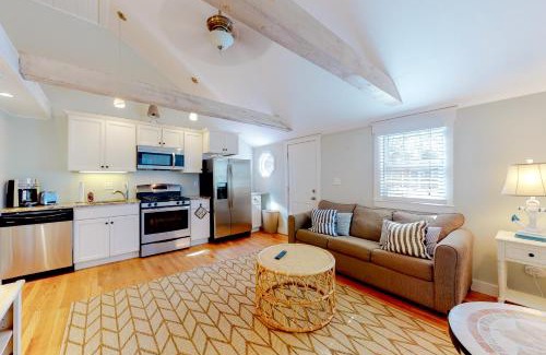 West Yarmouth Casa | Salty Kisses Unit 20