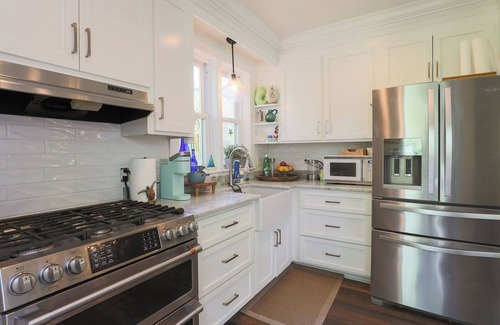 Swansboro Casa | Salty Oak Cottage 1 mile from downtown Swansboro