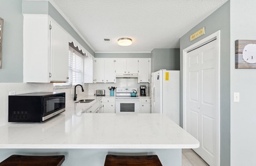 Folly Beach Villa | Salty Shack Unit C - 1 st block E Arctic Ave - Al otro lado de la playa