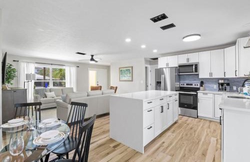 Palm Isles Casa | Salty Sunrise