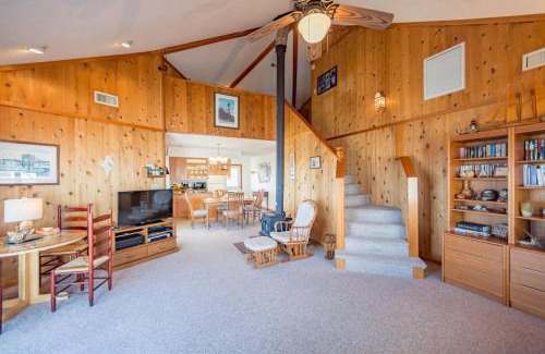 Brigands' Bay Casa | Salty T 77