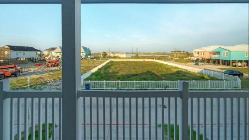 Cinnamon Shore Casa | Salty Texan by AvantStay Central Location Views