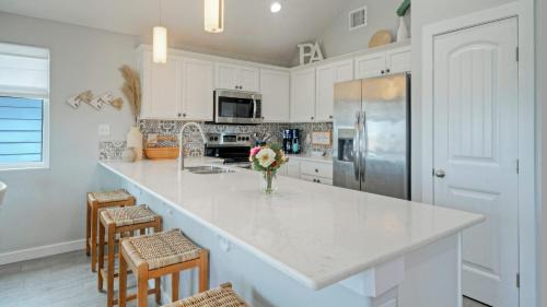 Cinnamon Shore Casa | Salty Texan by AvantStay Central Location Views