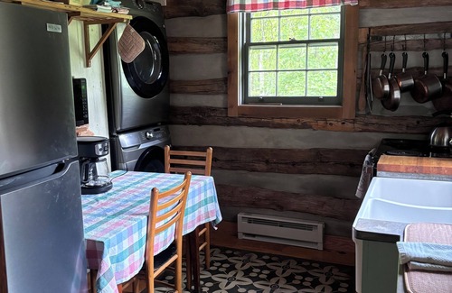 Bentonville Cabina | Sam White Cabin Serene and Private Soon available Sauna and Cold plunge