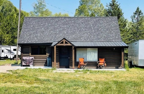 Samak Cabina | Samak Adventure Cabin gateway to the Uinta mountains