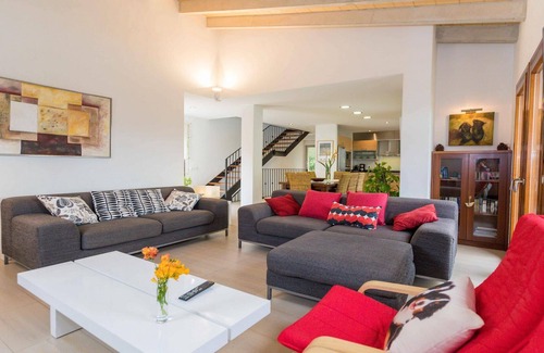 Crestatx Casa | Samina - Cómoda casa de vacaciones con piscina y jardín