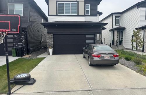 Northeast Edmonton Apartamento | Sammy's Place