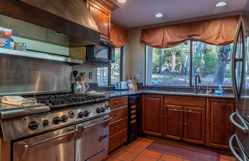 Atascadero Casa | San Antonio Estate-Expansive Wine Country Villa with Pool, Spa and Office!