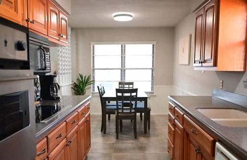 Universal City Casa | San Antonio: Fully Furnished 4BR Perfect for FAMS!