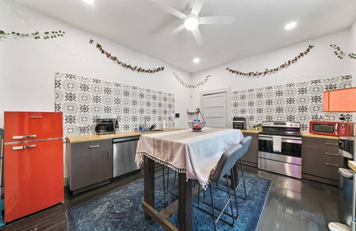 Alta Vista Apartamento | San Antonio Furnished Getaway l 30+ Night Stay