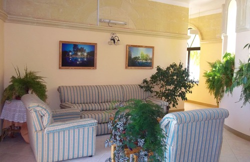 Xlendi Casa | San Antonio Guest House