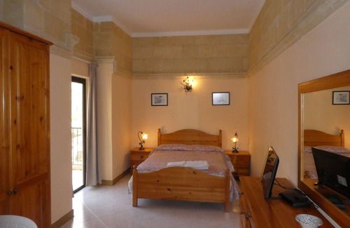 Xlendi Casa | San Antonio Guest House