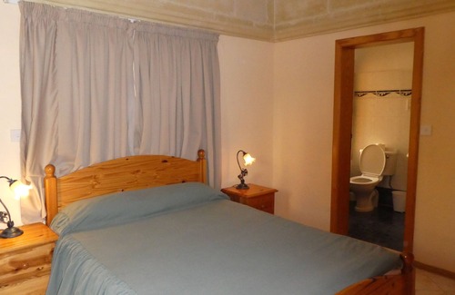 Xlendi Casa | San Antonio Guest House