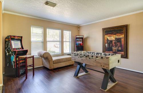 San Antonio Casa | San Antonio Home with Private Hot Tub and Pool!