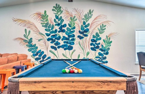West San Antonio Casa | San Antonio Home with Hot Tub and Arcade Games!