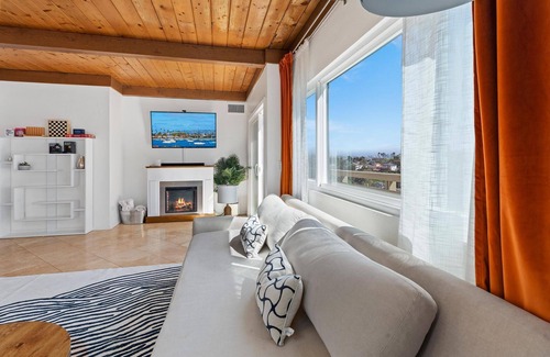 Loma Portal Casa | San Diego coastal home with downtown views!