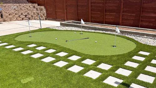Birdland Casa | San Diego Oasis Fire Pit, Putting Green, Near Everything
