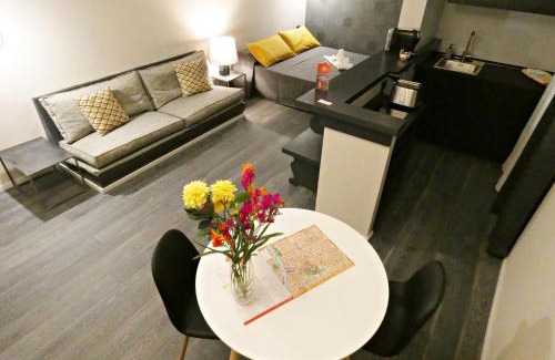Roman Quarter Apartamento | San Domenico Raffaello Residence